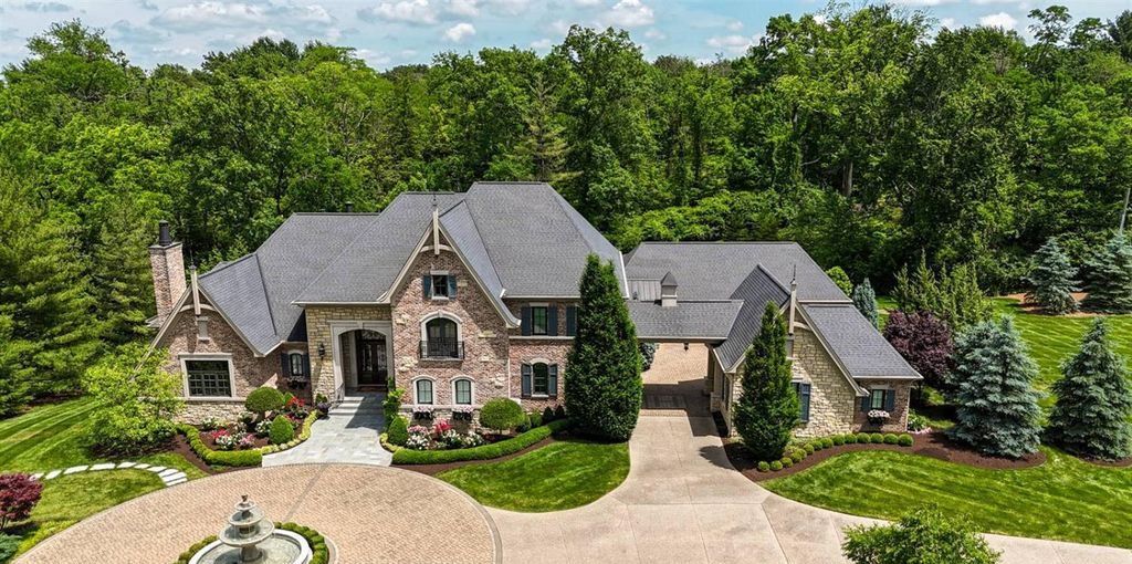 Experience Comfort and Grandeur at This Stunning Ohio Luxury Estate For Sale at 3.5 Million 1
