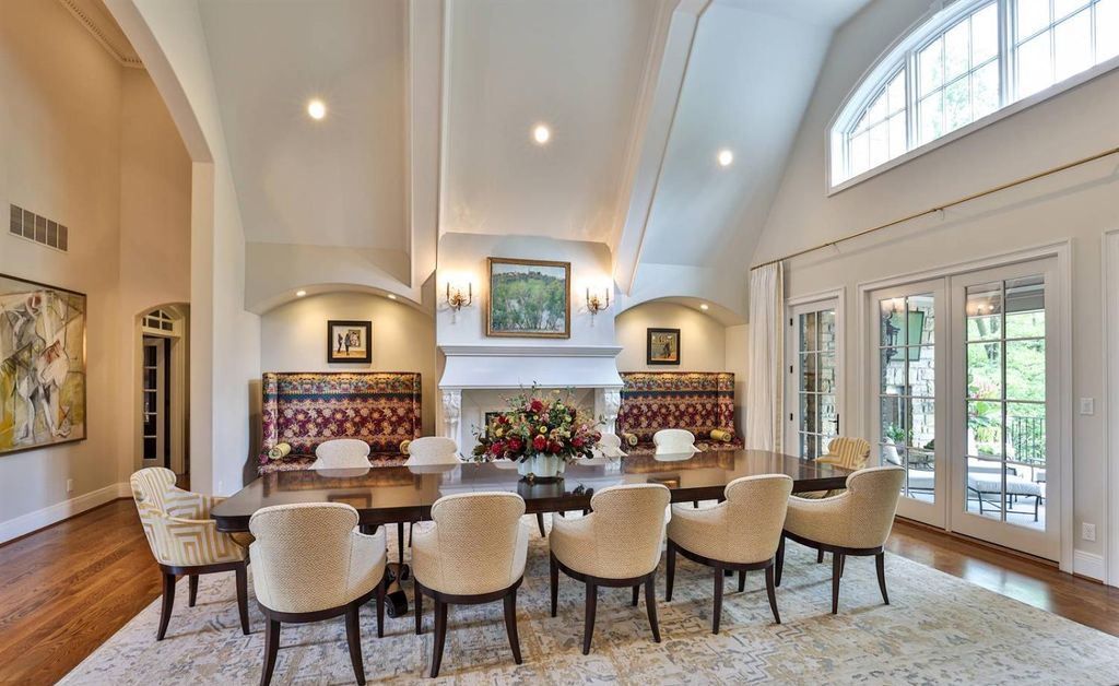 Experience Comfort and Grandeur at This Stunning Ohio Luxury Estate For Sale at 3.5 Million 11