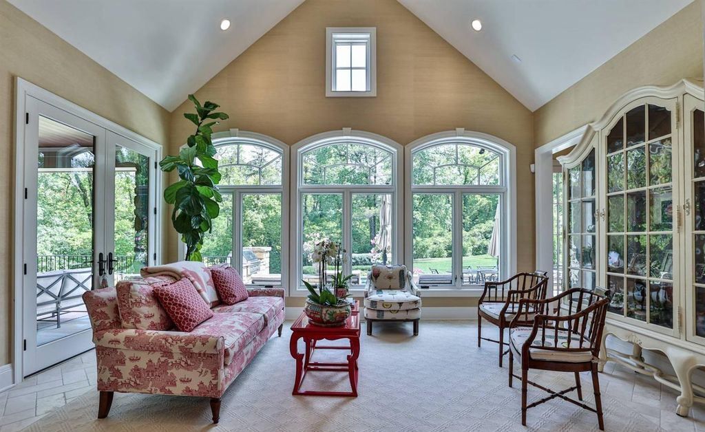 Experience Comfort and Grandeur at This Stunning Ohio Luxury Estate For Sale at 3.5 Million 19