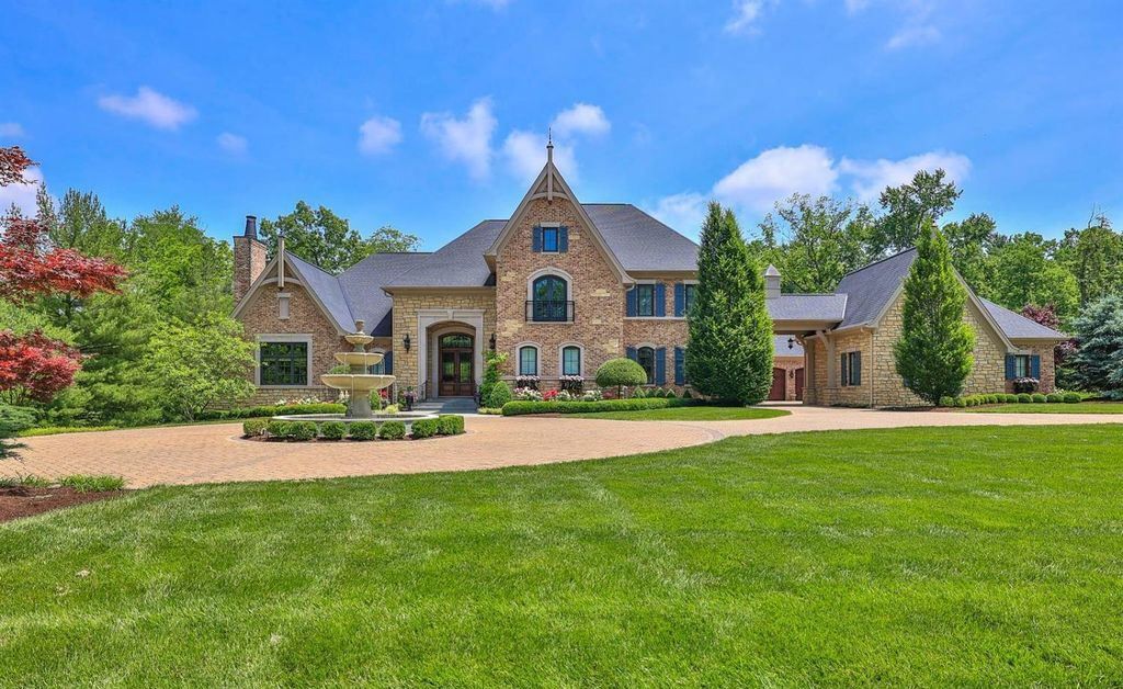 Experience Comfort and Grandeur at This Stunning Ohio Luxury Estate For Sale at 3.5 Million 2