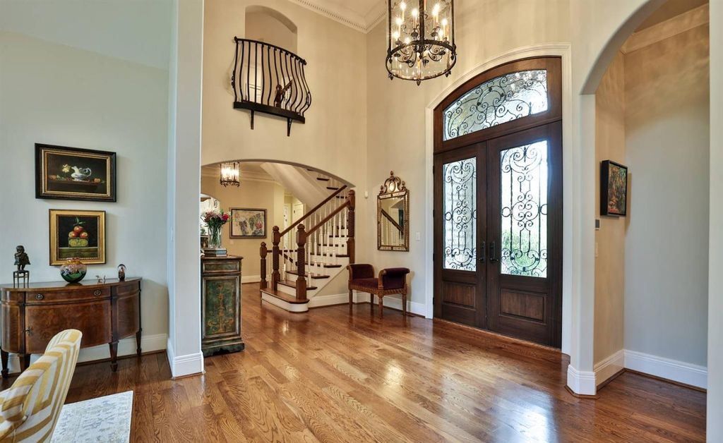 Experience Comfort and Grandeur at This Stunning Ohio Luxury Estate For Sale at 3.5 Million 3