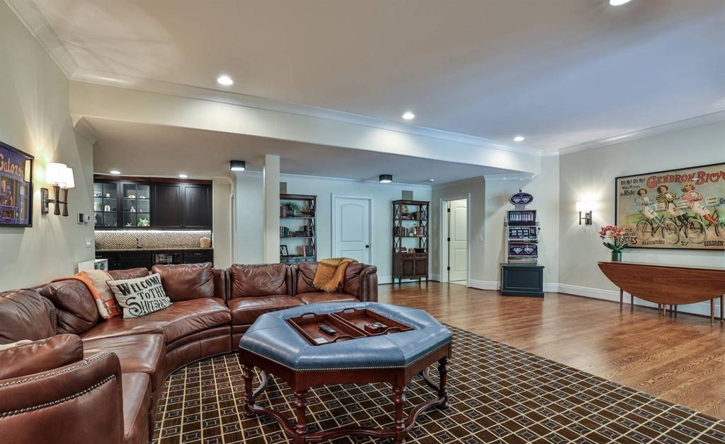 Experience Comfort and Grandeur at This Stunning Ohio Luxury Estate For Sale at 3.5 Million 31