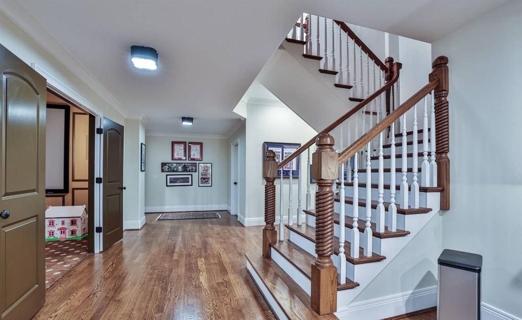 Experience Comfort and Grandeur at This Stunning Ohio Luxury Estate For Sale at 3.5 Million 32