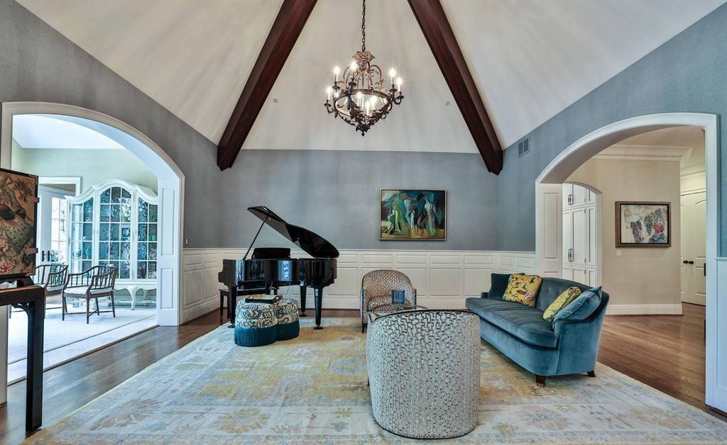 Experience Comfort and Grandeur at This Stunning Ohio Luxury Estate For Sale at 3.5 Million 5