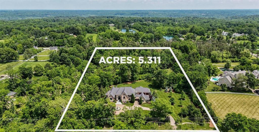 Experience Comfort and Grandeur at This Stunning Ohio Luxury Estate For Sale at 3.5 Million 54