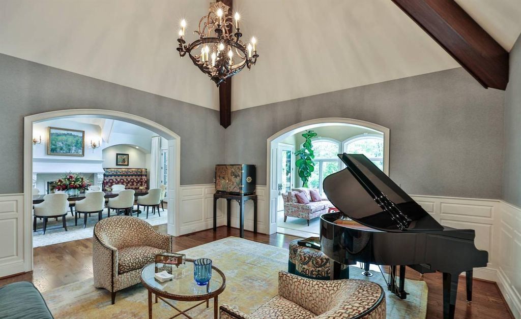 Experience Comfort and Grandeur at This Stunning Ohio Luxury Estate For Sale at 3.5 Million 6