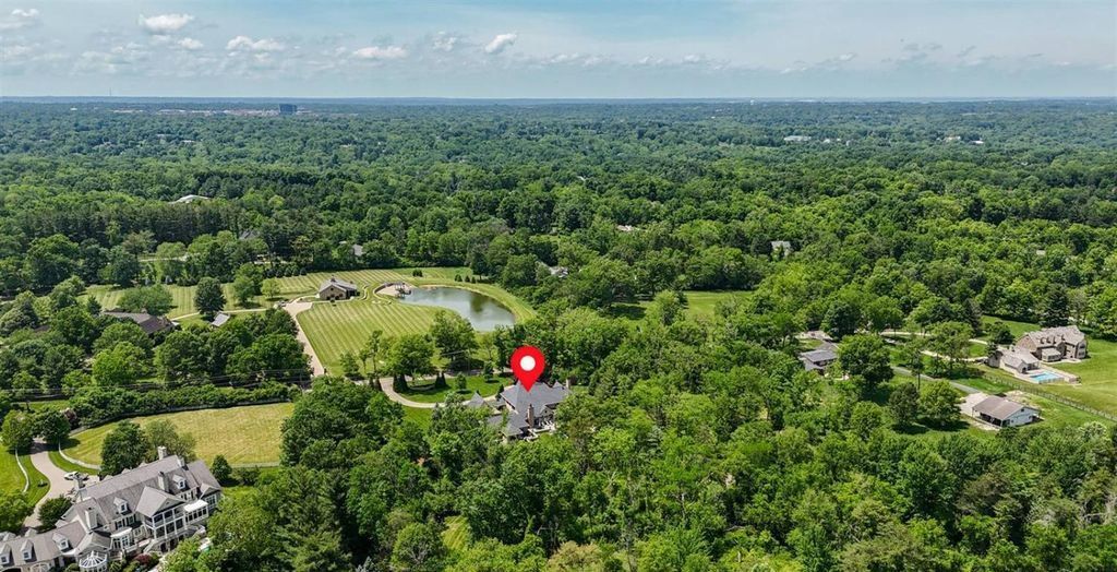 Experience Comfort and Grandeur at This Stunning Ohio Luxury Estate For Sale at 3.5 Million 63