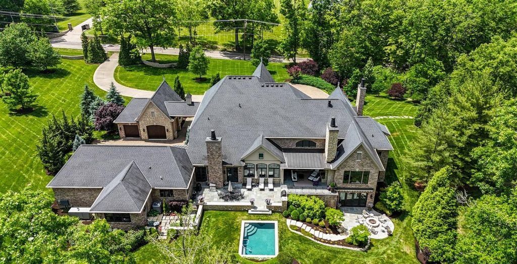 Experience Comfort and Grandeur at This Stunning Ohio Luxury Estate For Sale at 3.5 Million 64