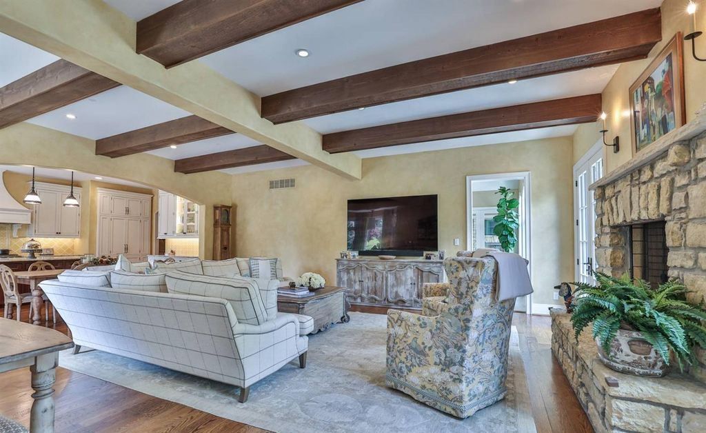 Experience Comfort and Grandeur at This Stunning Ohio Luxury Estate For Sale at 3.5 Million 7