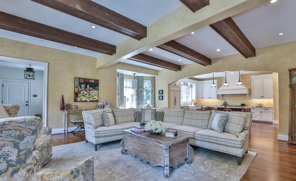 Experience Comfort and Grandeur at This Stunning Ohio Luxury Estate For Sale at 3.5 Million 9