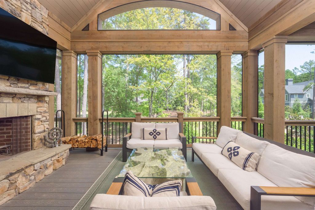 Luxurious Georgia Residence Offering World Class Amenities Including Golf and Tennis Listed at 2.95 Million 10