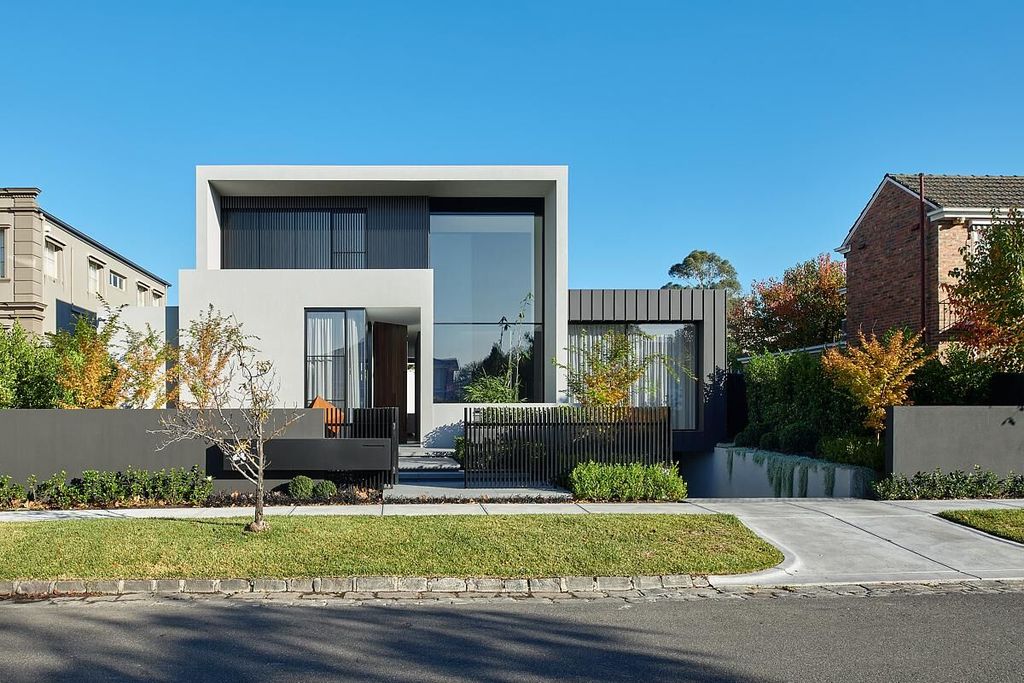Mount Eagle House A Minimalist Marvel by Taouk Architects 15