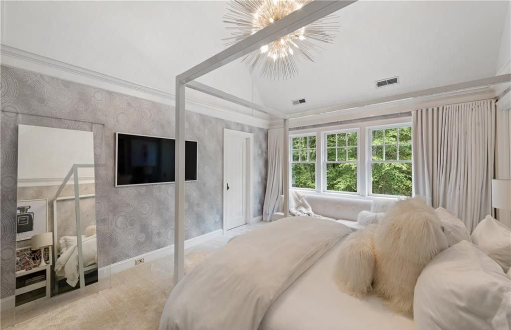 New York Elegance Chic Shingle and Stone Residence with Breathtaking Views Priced at 16.5 Million 15