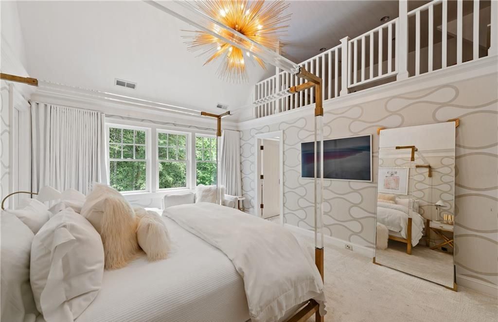 New York Elegance Chic Shingle and Stone Residence with Breathtaking Views Priced at 16.5 Million 16