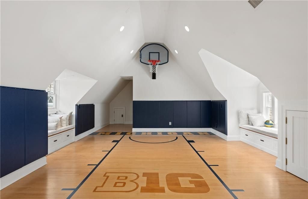 New York Elegance Chic Shingle and Stone Residence with Breathtaking Views Priced at 16.5 Million 20