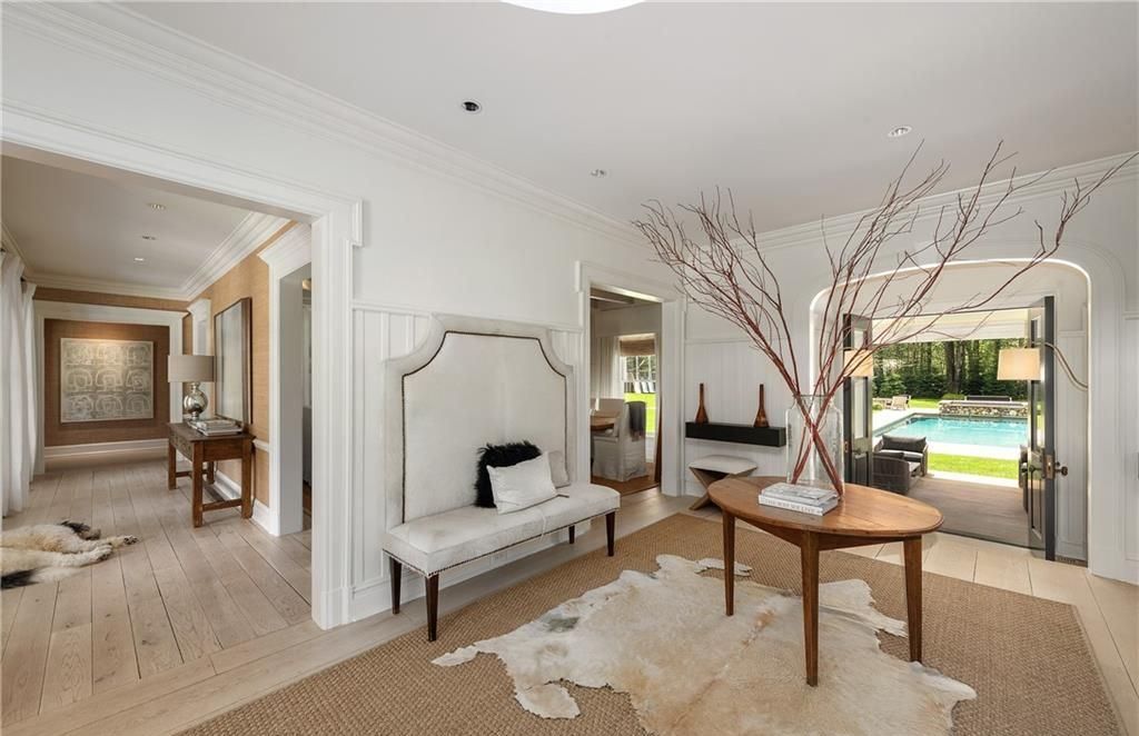 New York Elegance Chic Shingle and Stone Residence with Breathtaking Views Priced at 16.5 Million 4