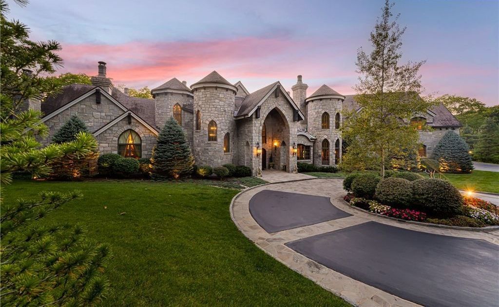 North Carolina Mountain Masterpiece Unparalleled Architecture and Craftsmanship Priced at 14 Million 4