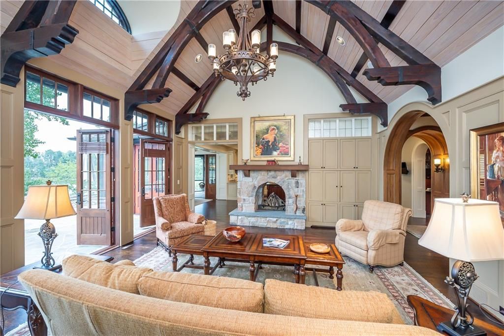 Pristine Old English Style Manor with Panoramic Waterfront Views Asking 6989000 10