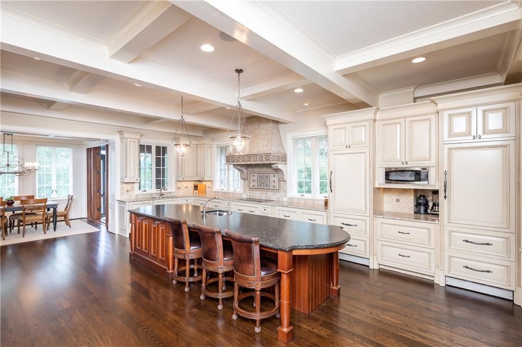 Pristine Old English Style Manor with Panoramic Waterfront Views Asking 6989000 11