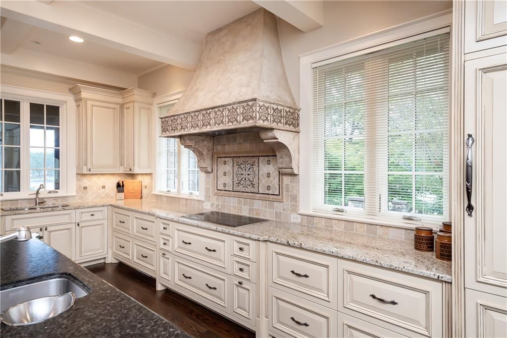 Pristine Old English Style Manor with Panoramic Waterfront Views Asking 6989000 13