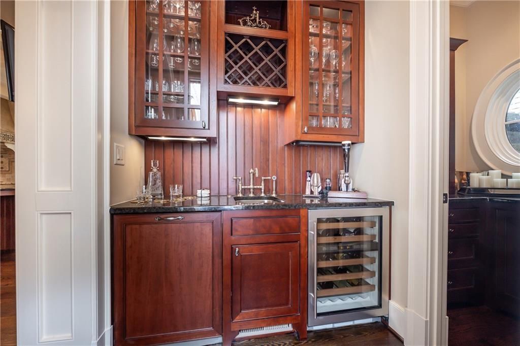 Pristine Old English Style Manor with Panoramic Waterfront Views Asking 6989000 17