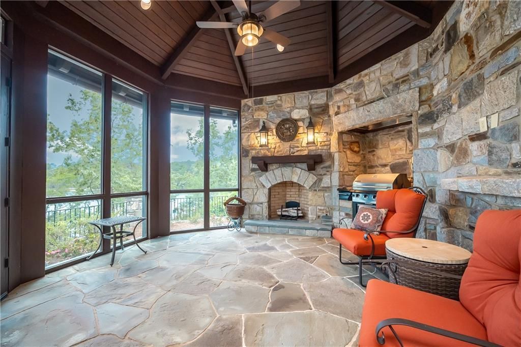 Pristine Old English Style Manor with Panoramic Waterfront Views Asking 6989000 19