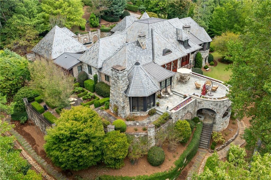 Pristine Old English Style Manor with Panoramic Waterfront Views Asking 6989000 2