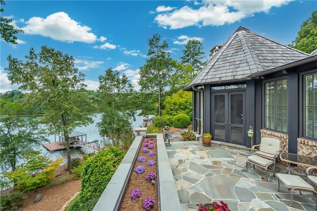 Pristine Old English Style Manor with Panoramic Waterfront Views Asking 6989000 20