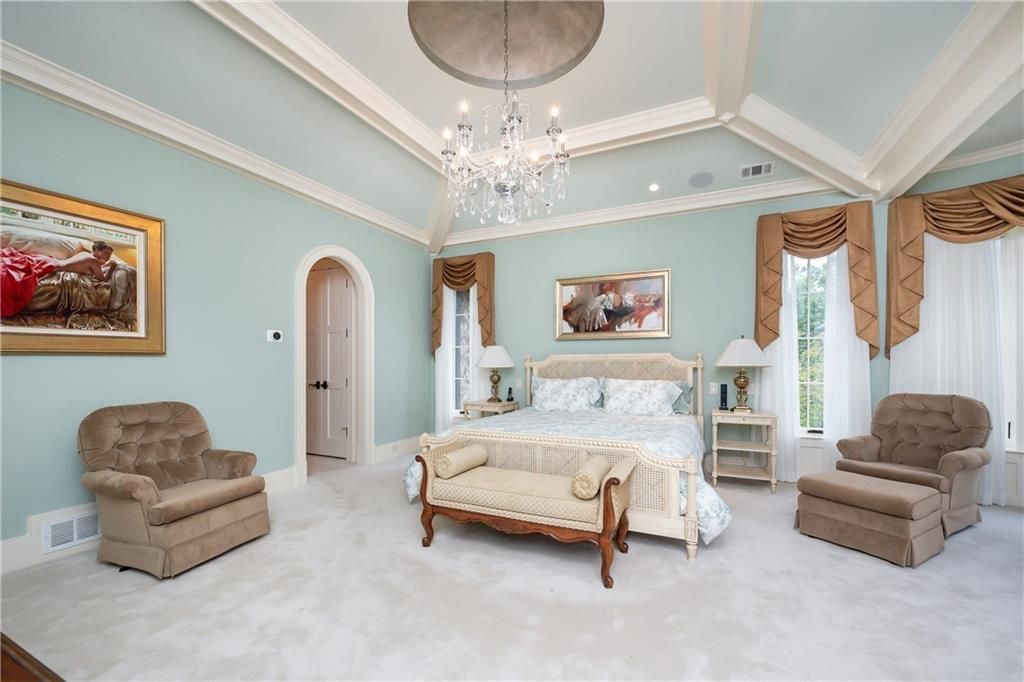 Pristine Old English Style Manor with Panoramic Waterfront Views Asking 6989000 22