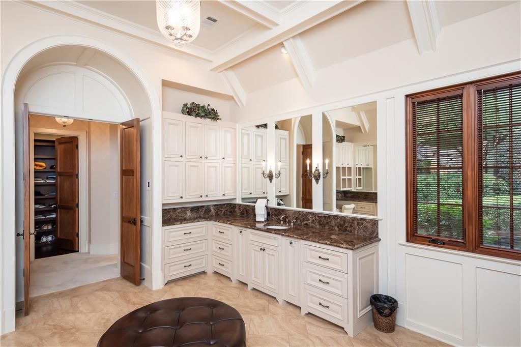 Pristine Old English Style Manor with Panoramic Waterfront Views Asking 6989000 27