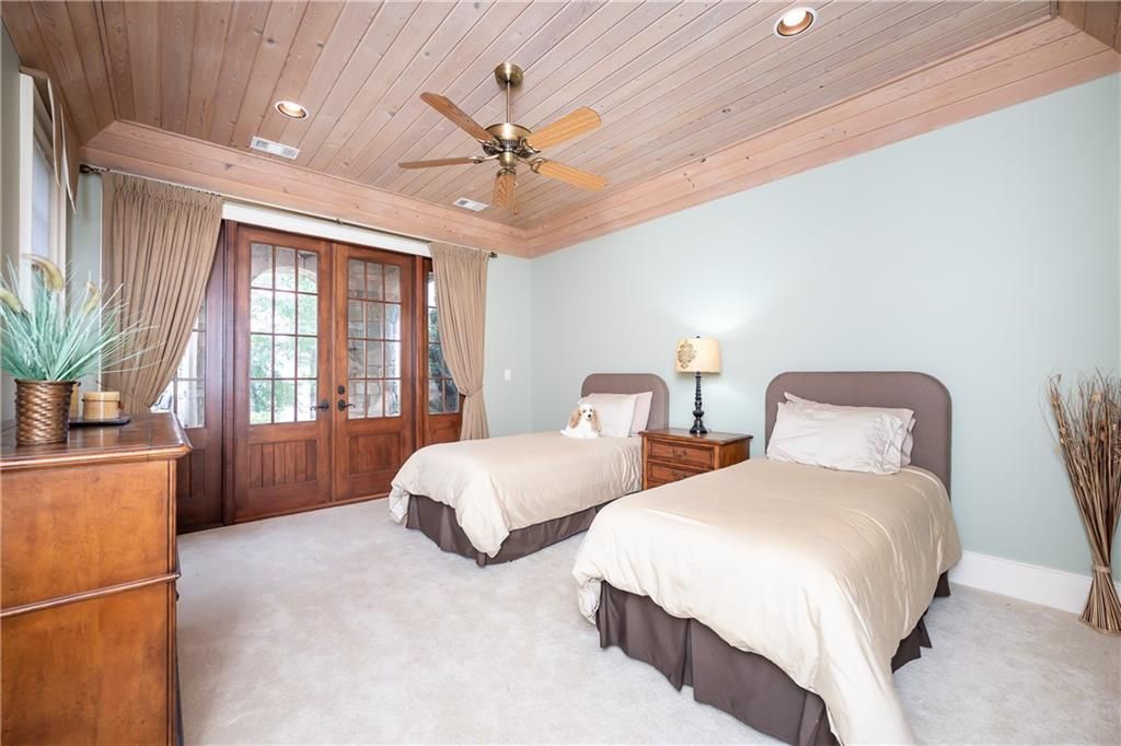 Pristine Old English Style Manor with Panoramic Waterfront Views Asking 6989000 41