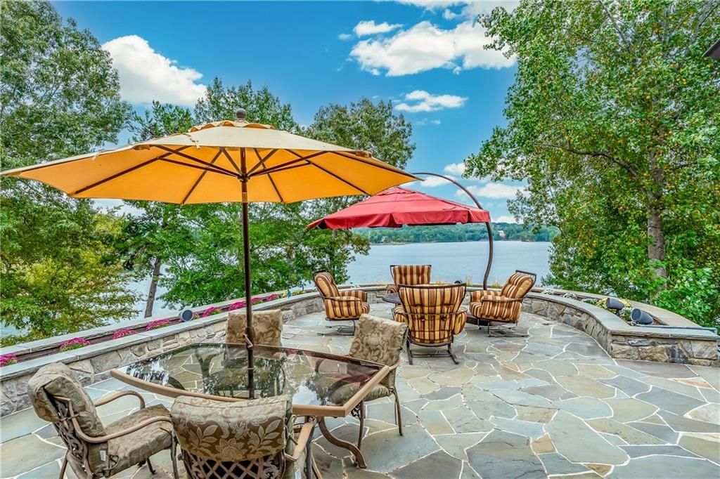 Pristine Old English Style Manor with Panoramic Waterfront Views Asking 6989000 5