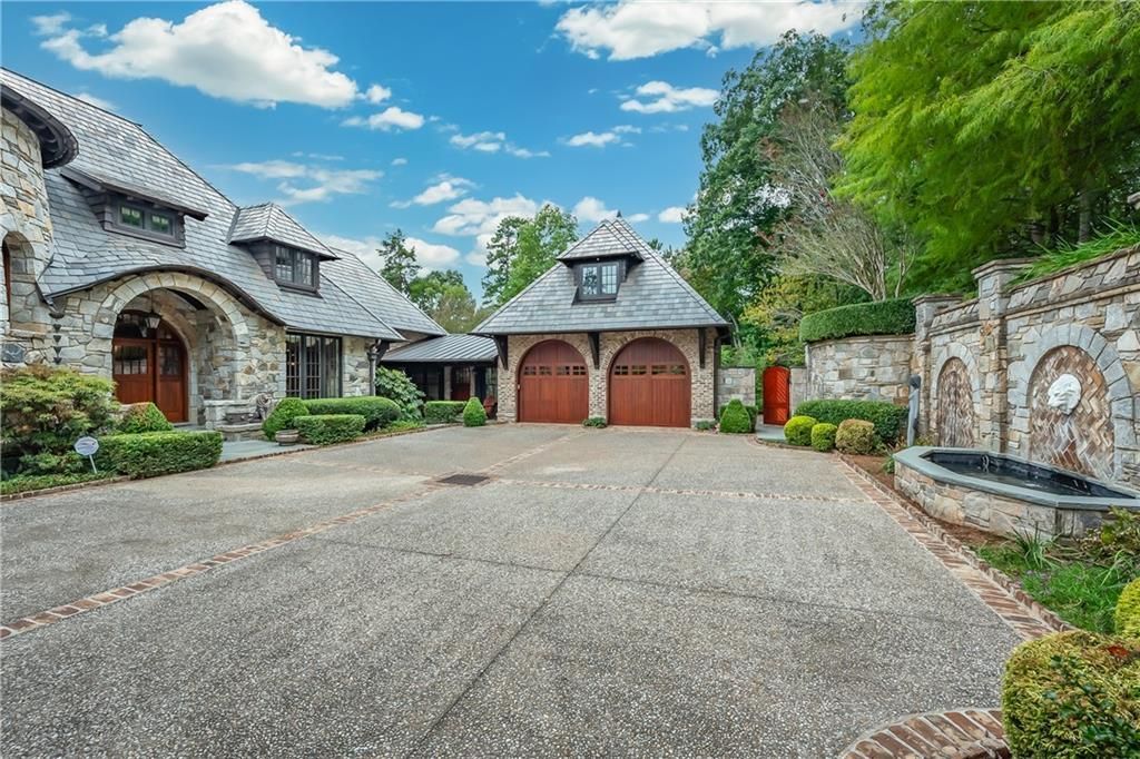 Pristine Old English Style Manor with Panoramic Waterfront Views Asking 6989000 6