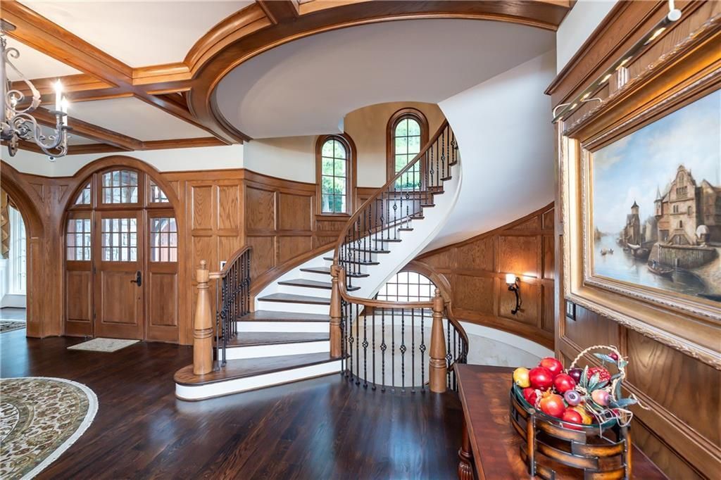 Pristine Old English Style Manor with Panoramic Waterfront Views Asking 6989000 8