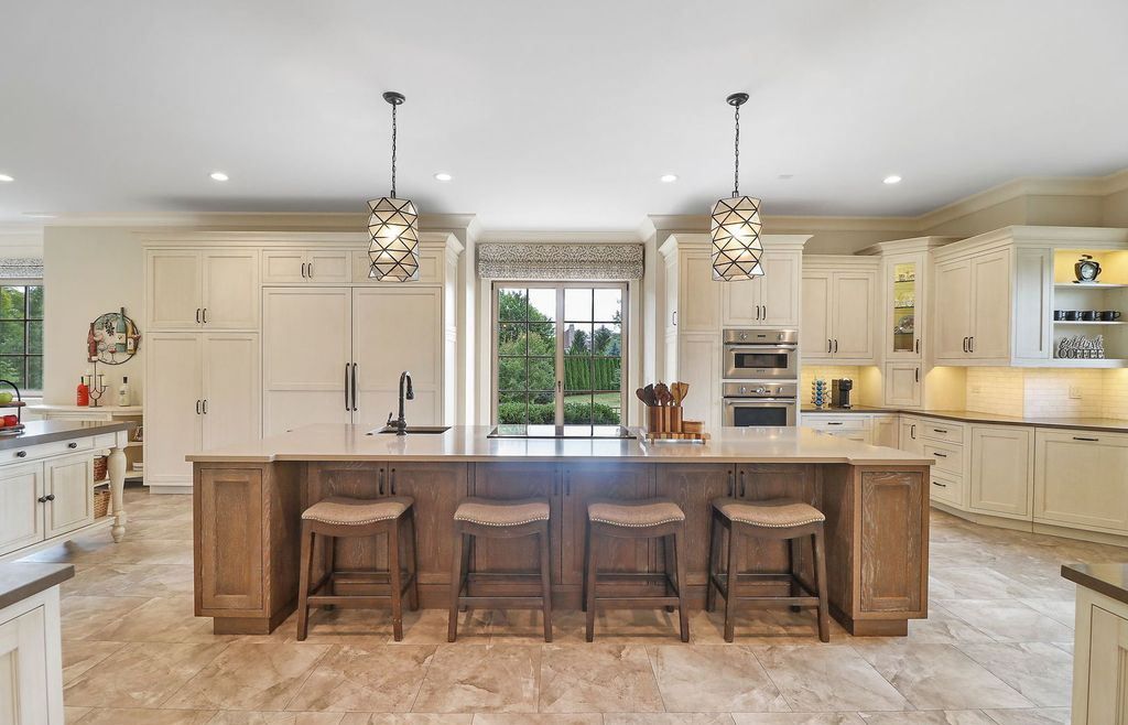 Refined Living at Its Finest Distinguished Illinois Home in Exclusive Community Asking 2995000 10