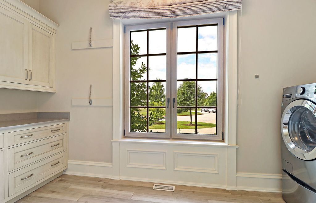 Refined Living at Its Finest Distinguished Illinois Home in Exclusive Community Asking 2995000 15
