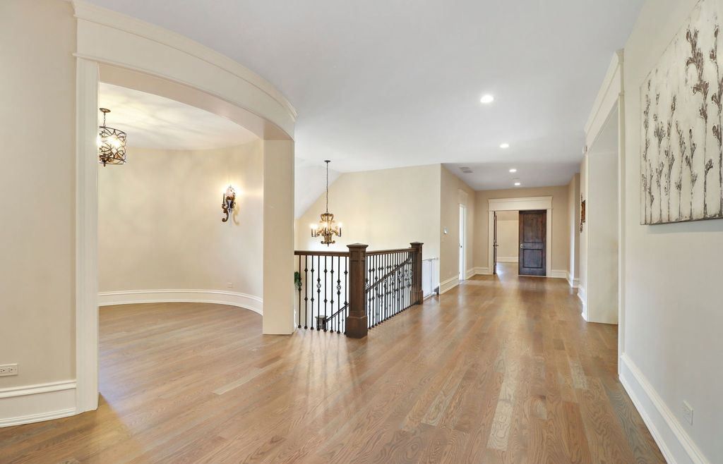 Refined Living at Its Finest Distinguished Illinois Home in Exclusive Community Asking 2995000 23