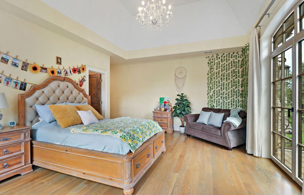 Refined Living at Its Finest Distinguished Illinois Home in Exclusive Community Asking 2995000 26