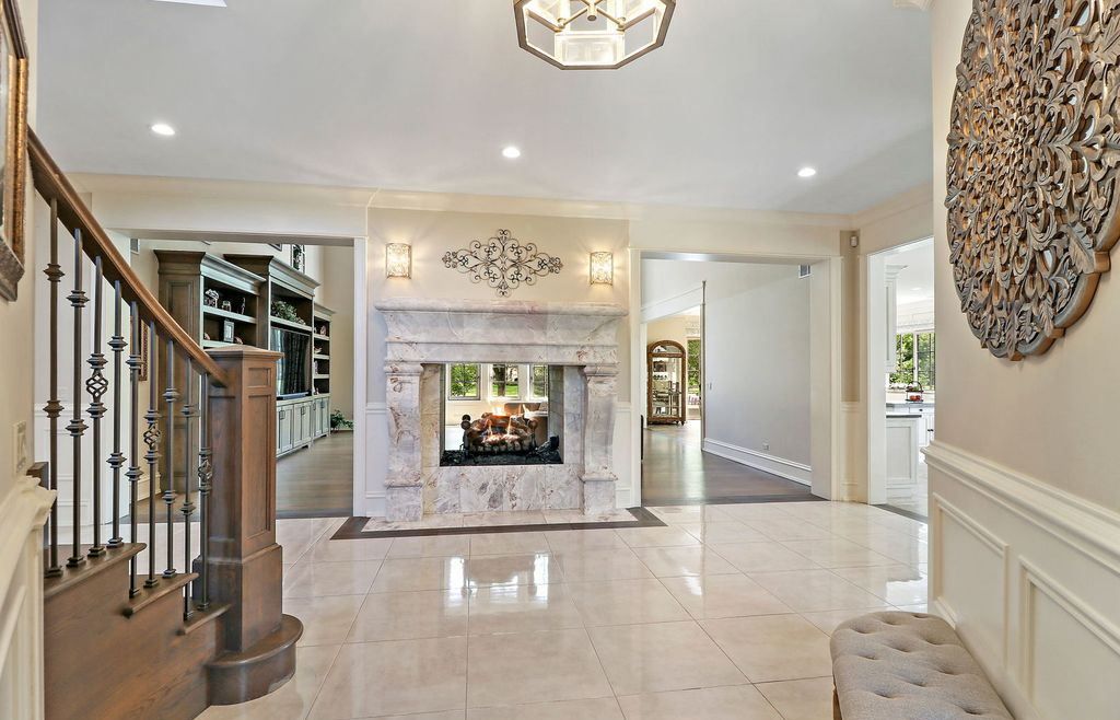 Refined Living at Its Finest Distinguished Illinois Home in Exclusive Community Asking 2995000 3