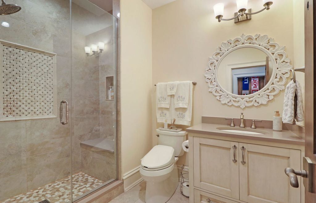 Refined Living at Its Finest Distinguished Illinois Home in Exclusive Community Asking 2995000 33