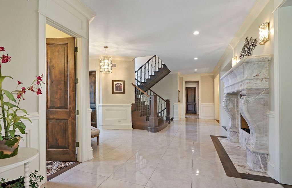 Refined Living at Its Finest Distinguished Illinois Home in Exclusive Community Asking 2995000 4