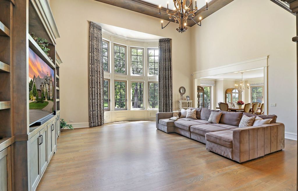 Refined Living at Its Finest Distinguished Illinois Home in Exclusive Community Asking 2995000 5