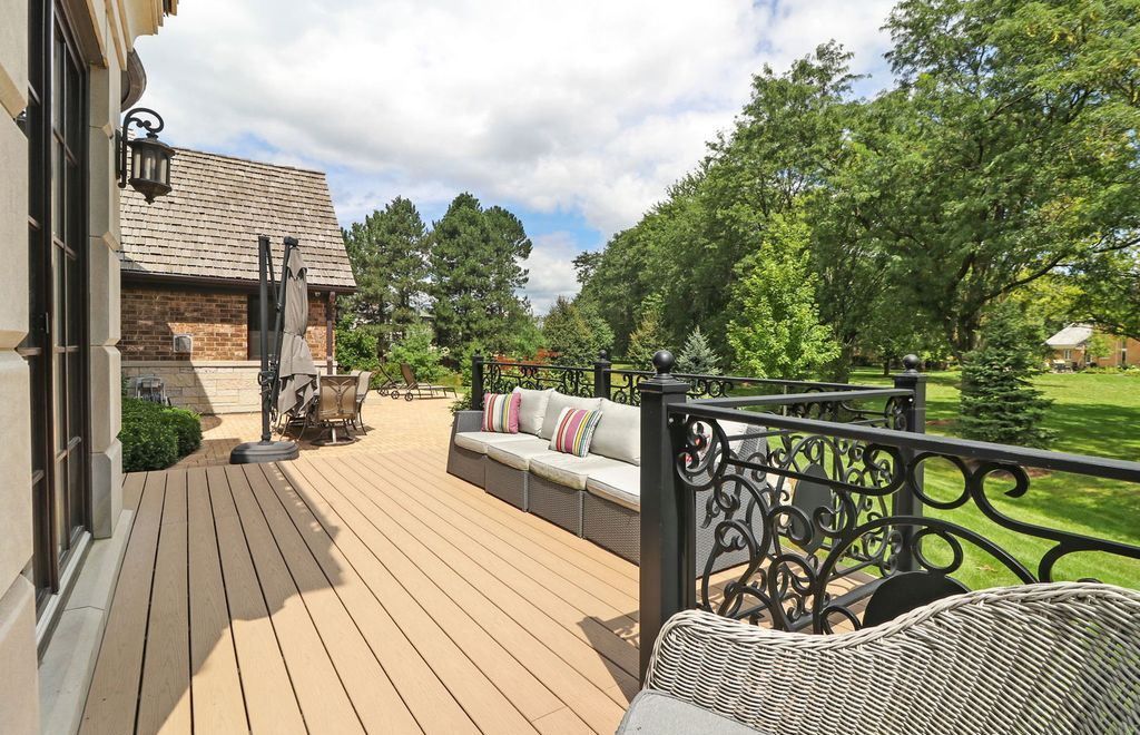 Refined Living at Its Finest Distinguished Illinois Home in Exclusive Community Asking 2995000 53