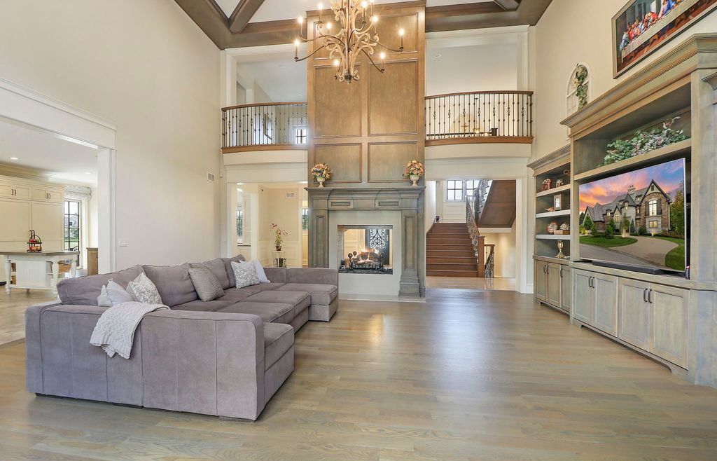 Refined Living at Its Finest Distinguished Illinois Home in Exclusive Community Asking 2995000 6