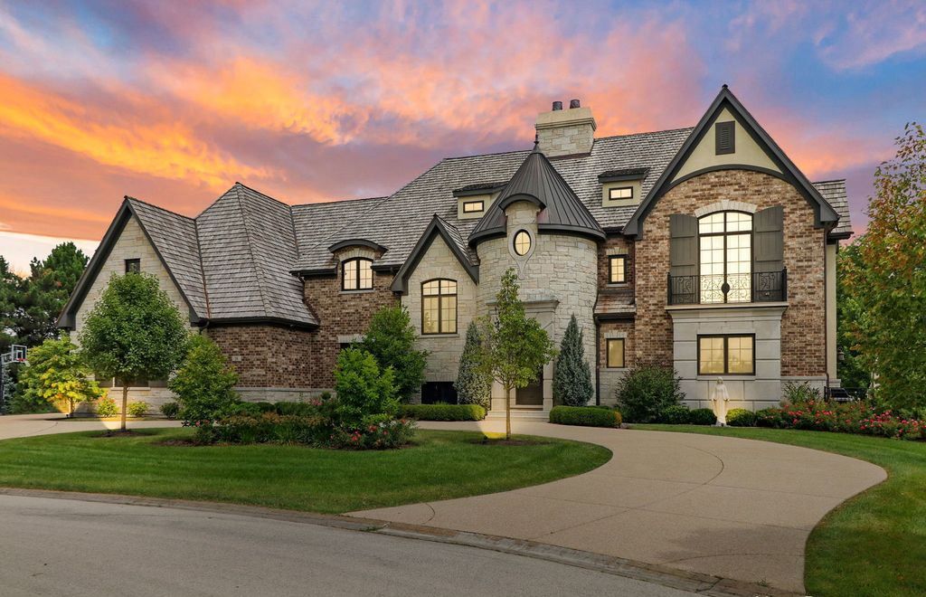 Refined Living at Its Finest Distinguished Illinois Home in Exclusive Community Asking 2995000 60