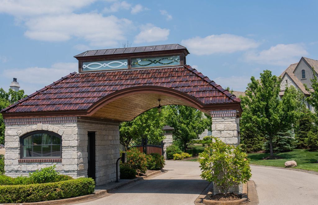 Refined Living at Its Finest Distinguished Illinois Home in Exclusive Community Asking 2995000 63