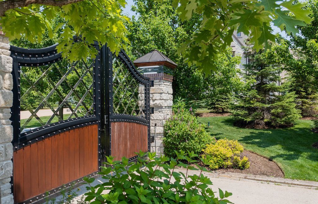 Refined Living at Its Finest Distinguished Illinois Home in Exclusive Community Asking 2995000 66