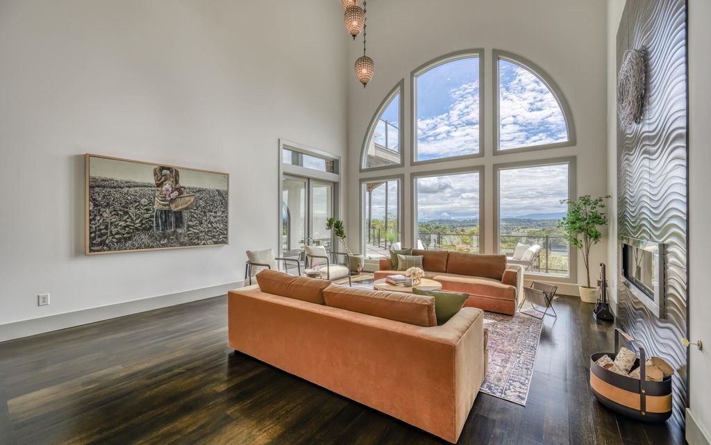 Refined Living in East Tennessee 9000 Sq Ft Architectural Masterpiece Priced at 2.5 Million 11