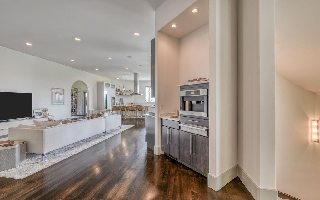 Refined Living in East Tennessee 9000 Sq Ft Architectural Masterpiece Priced at 2.5 Million 16