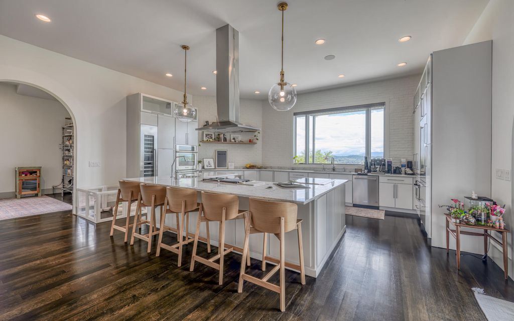 Refined Living in East Tennessee 9000 Sq Ft Architectural Masterpiece Priced at 2.5 Million 18